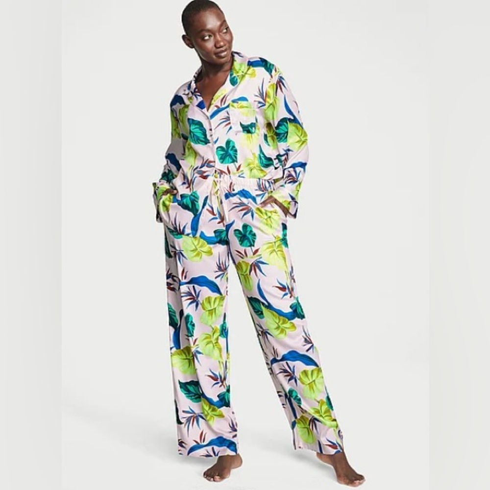 NWT Victoria’s Secret Satin Long Pajama Set Leaf Print Size S